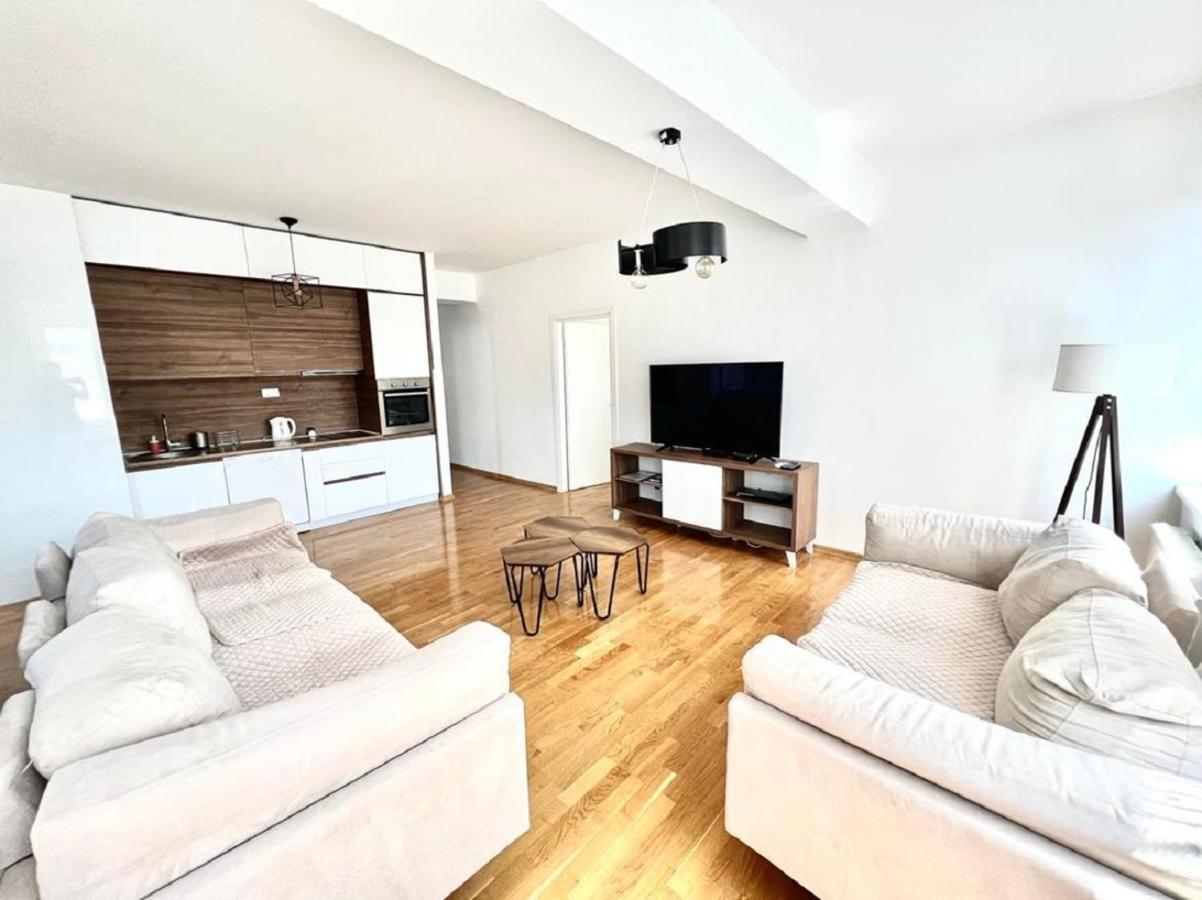 High-End Spacious Apartment Next To City Mall سكوبجي المظهر الخارجي الصورة