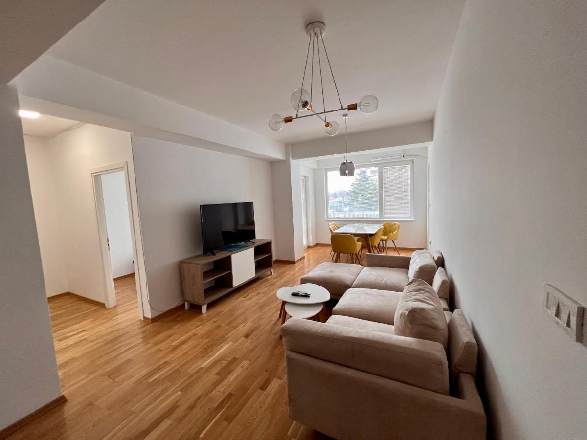 High-End Spacious Apartment Next To City Mall سكوبجي المظهر الخارجي الصورة