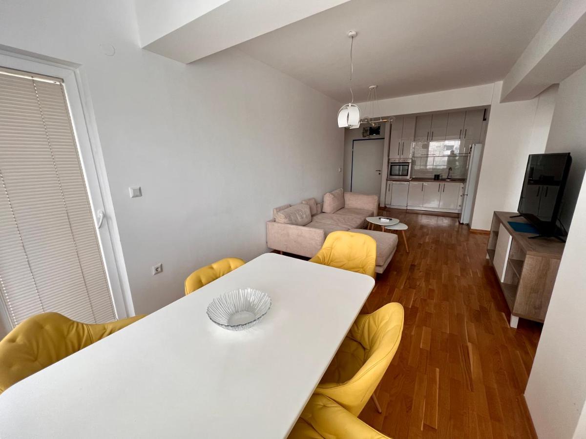 High-End Spacious Apartment Next To City Mall سكوبجي المظهر الخارجي الصورة