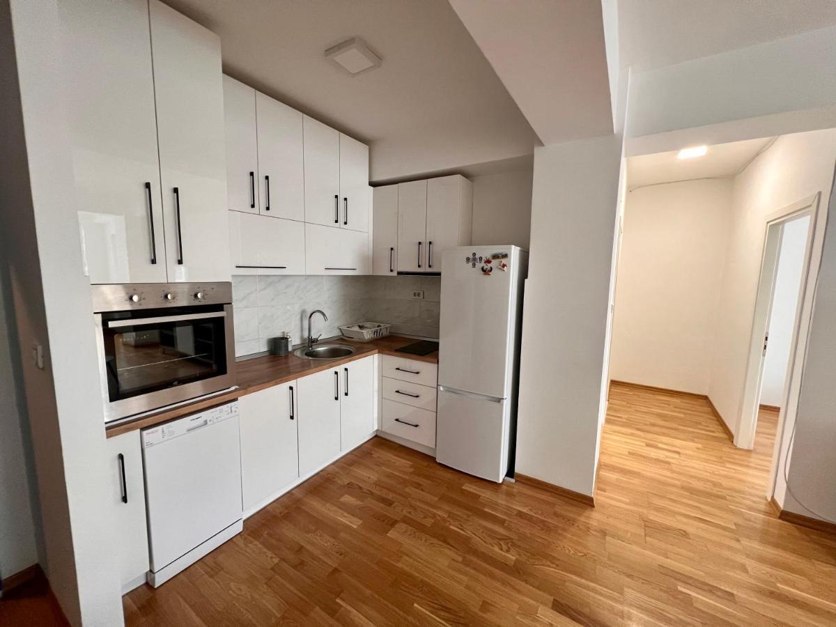 High-End Spacious Apartment Next To City Mall سكوبجي المظهر الخارجي الصورة