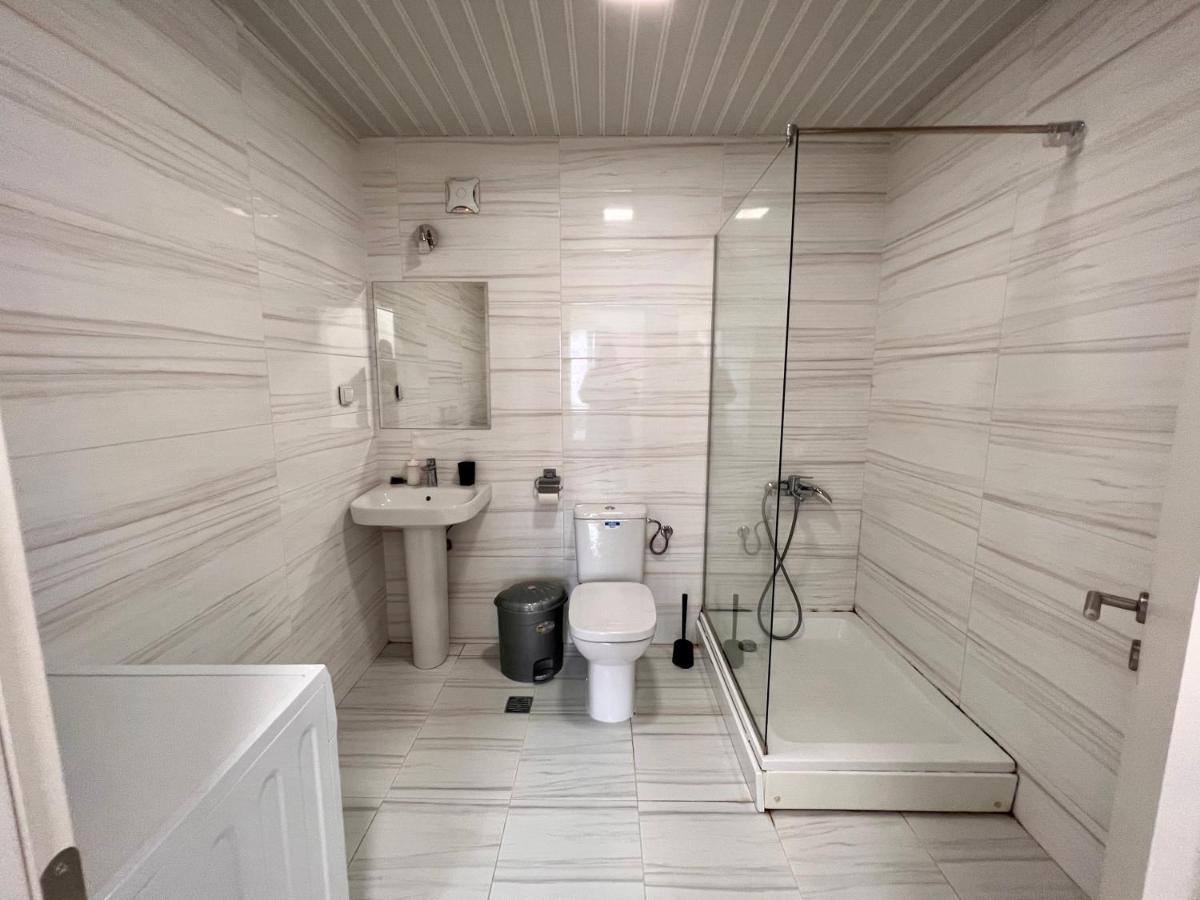 High-End Spacious Apartment Next To City Mall سكوبجي المظهر الخارجي الصورة