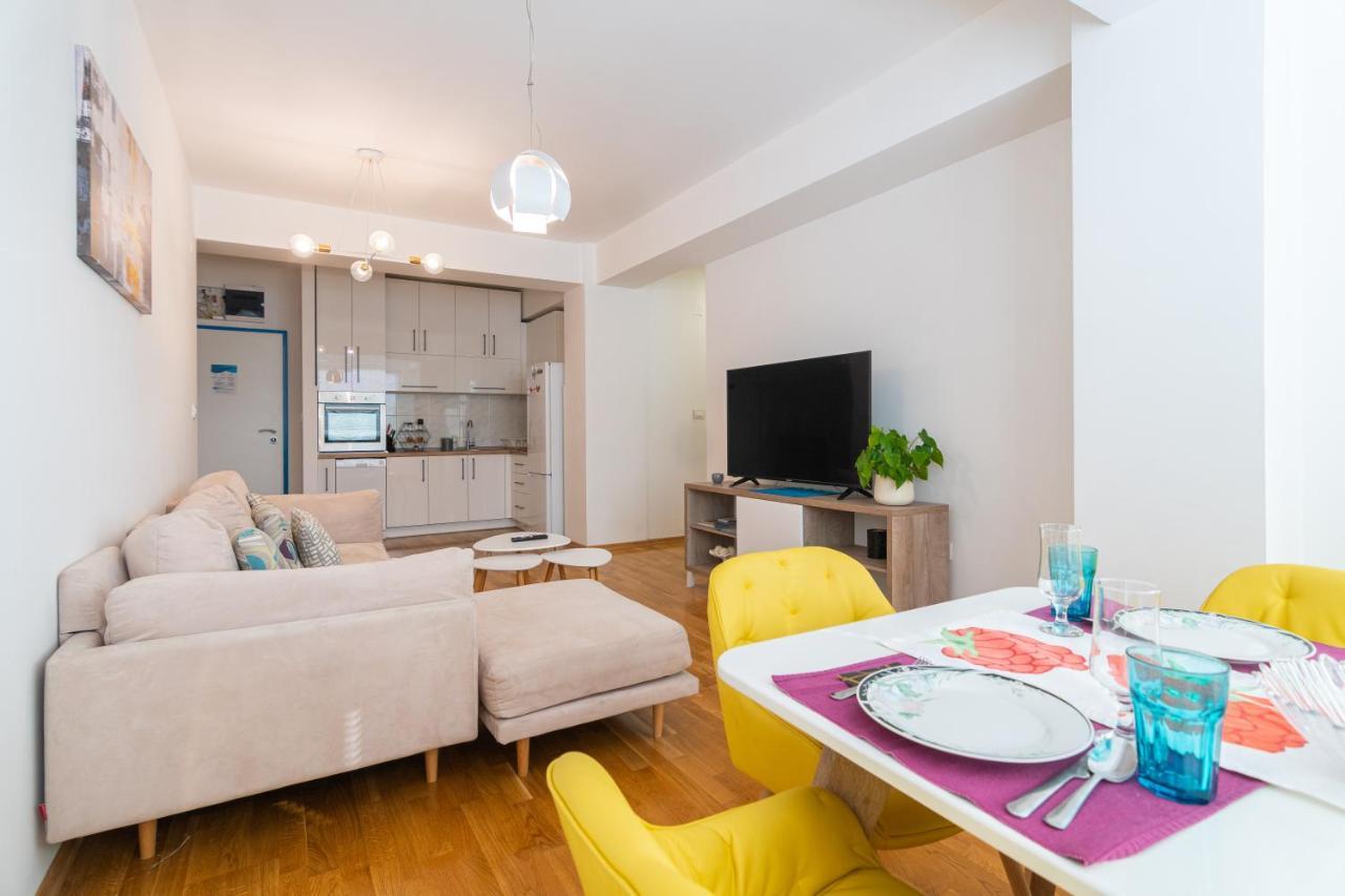 High-End Spacious Apartment Next To City Mall سكوبجي المظهر الخارجي الصورة