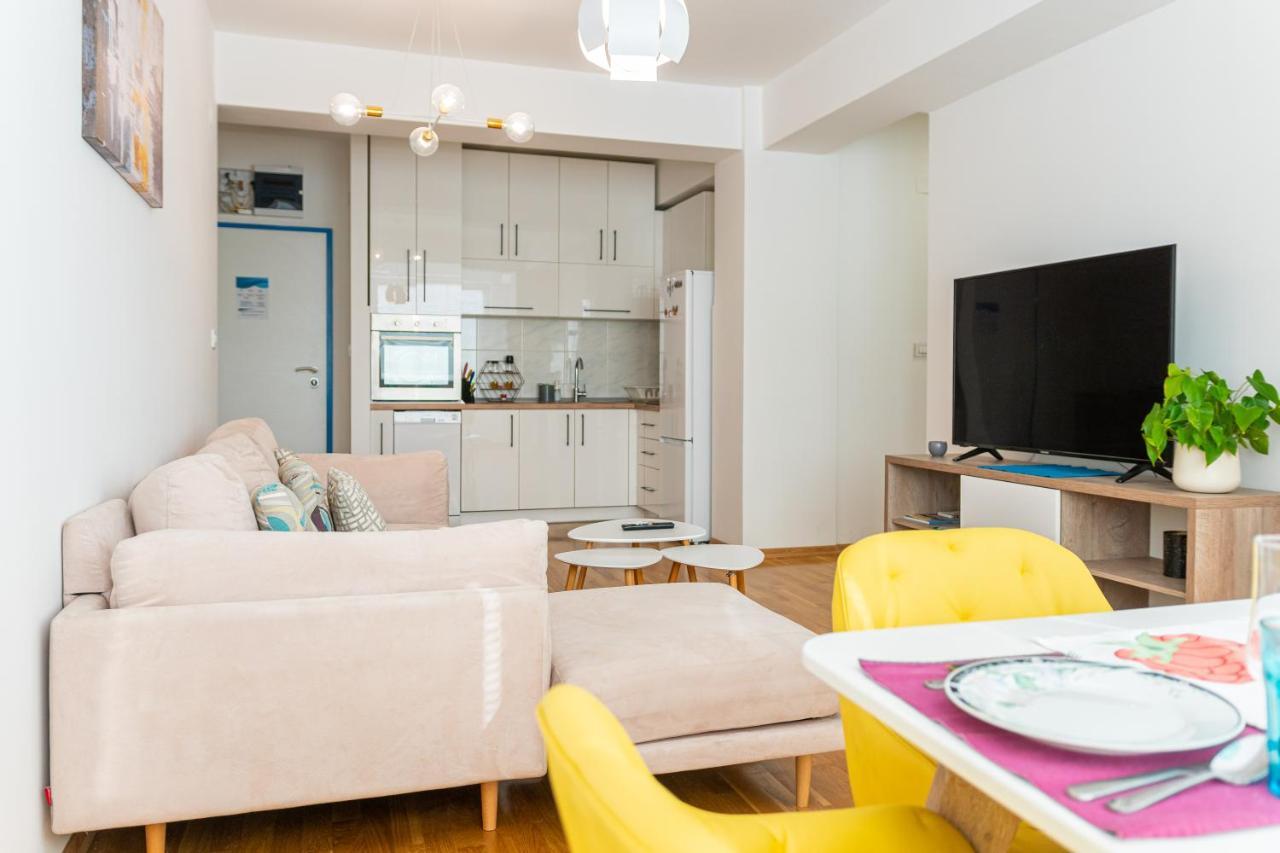 High-End Spacious Apartment Next To City Mall سكوبجي المظهر الخارجي الصورة