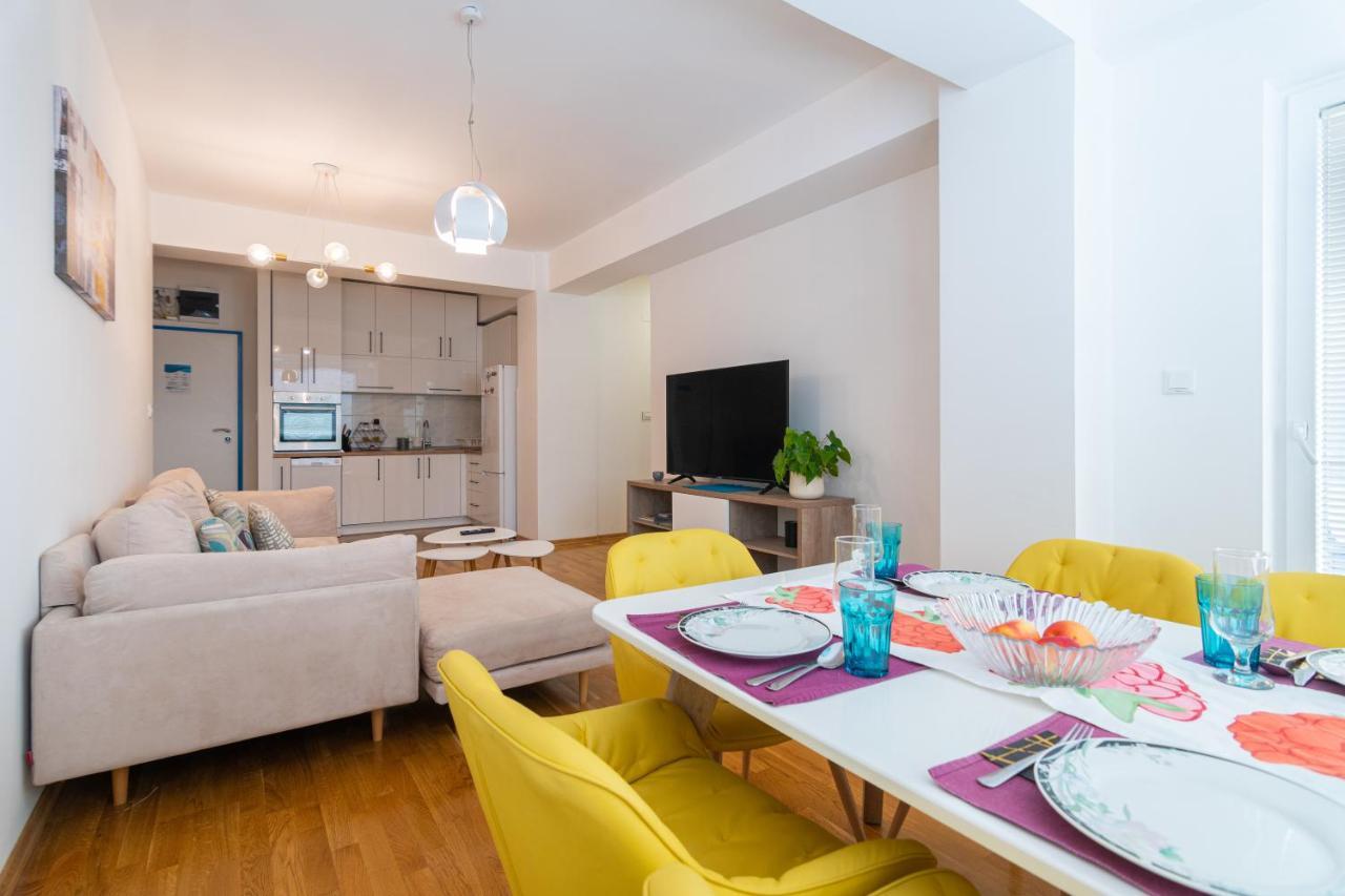 High-End Spacious Apartment Next To City Mall سكوبجي المظهر الخارجي الصورة