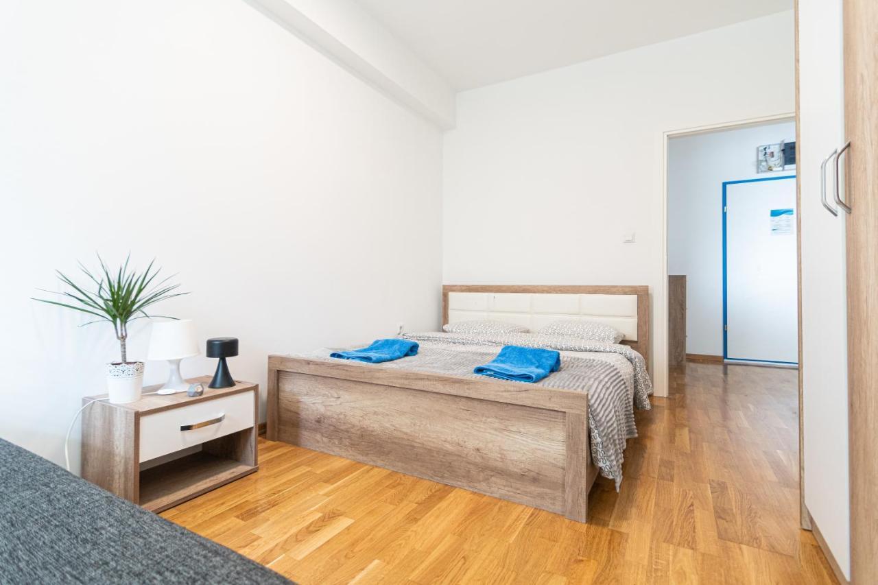 High-End Spacious Apartment Next To City Mall سكوبجي المظهر الخارجي الصورة