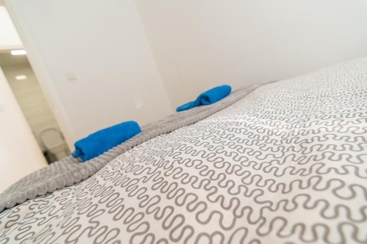 High-End Spacious Apartment Next To City Mall سكوبجي المظهر الخارجي الصورة
