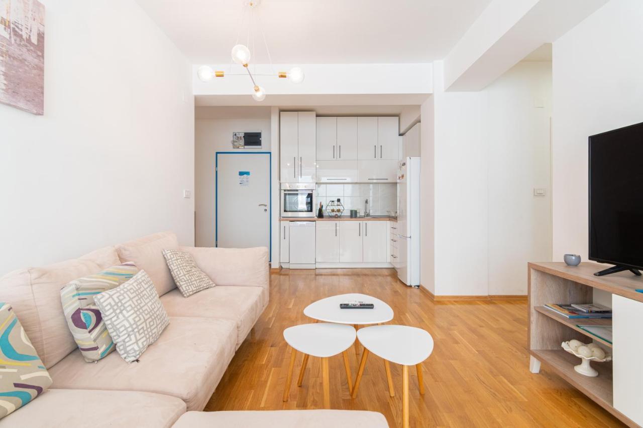 High-End Spacious Apartment Next To City Mall سكوبجي المظهر الخارجي الصورة