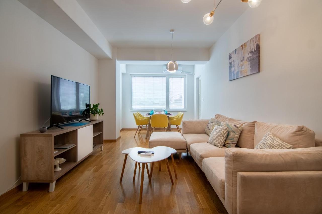 High-End Spacious Apartment Next To City Mall سكوبجي المظهر الخارجي الصورة